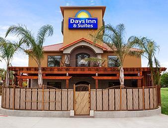 Days Inn & Suites By Wyndham Houston North-Spring Westfield Exterior photo